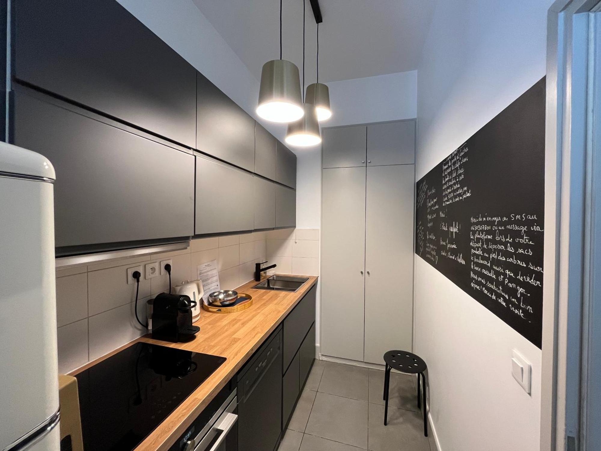 Nimes , Appartement Renove Dans Immeuble Classe. Exteriér fotografie