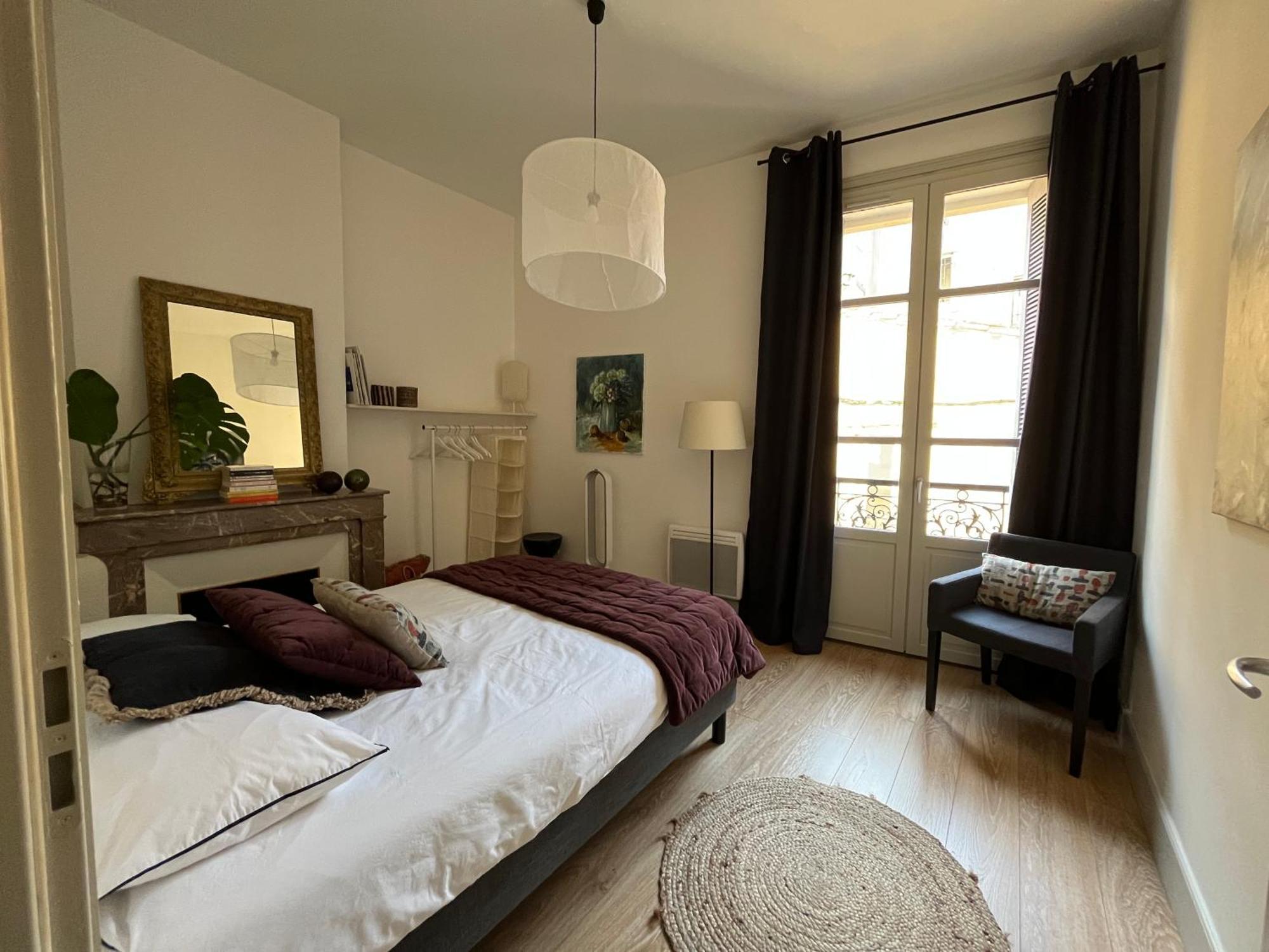 Nimes , Appartement Renove Dans Immeuble Classe. Exteriér fotografie