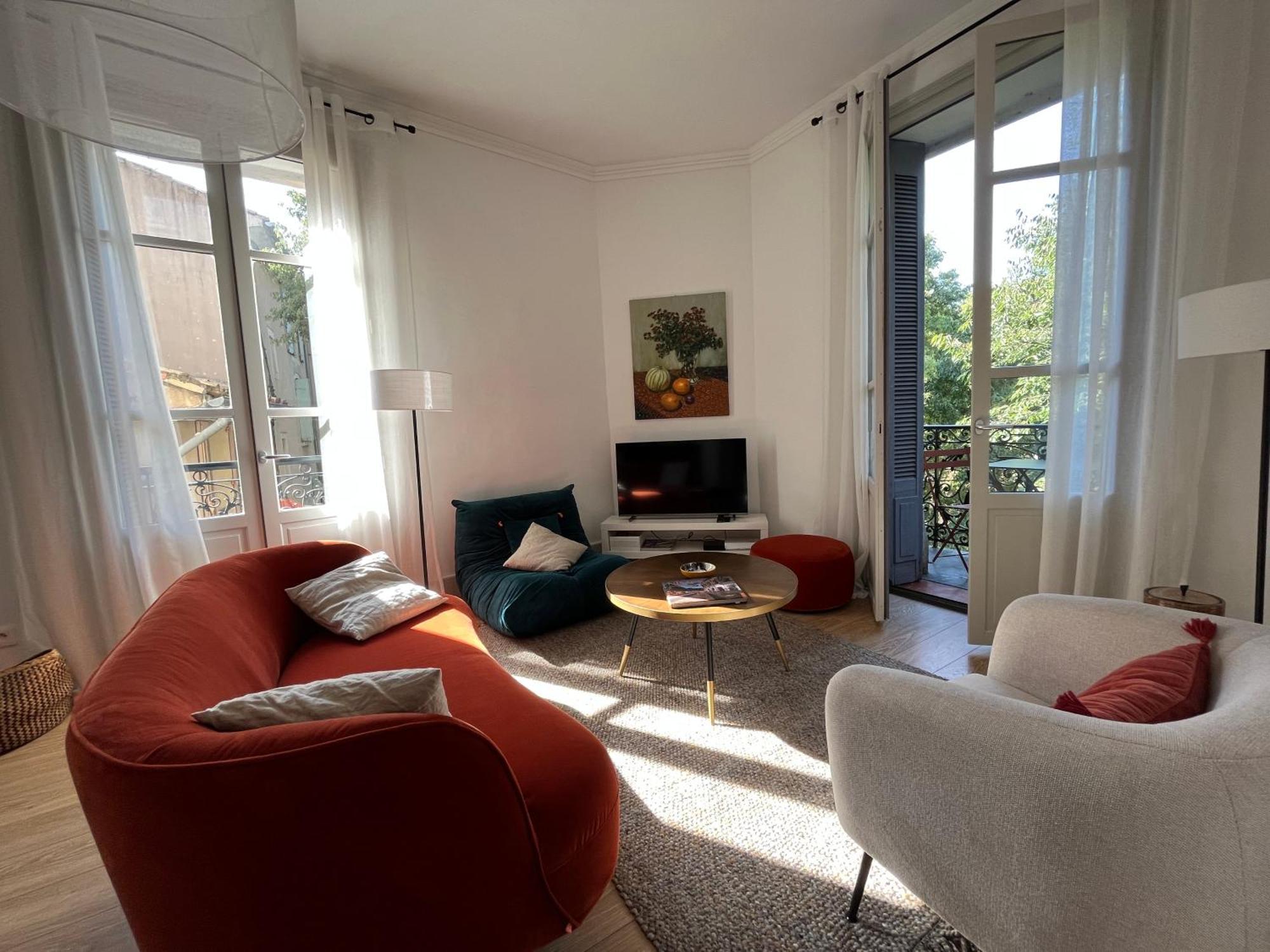 Nimes , Appartement Renove Dans Immeuble Classe. Exteriér fotografie