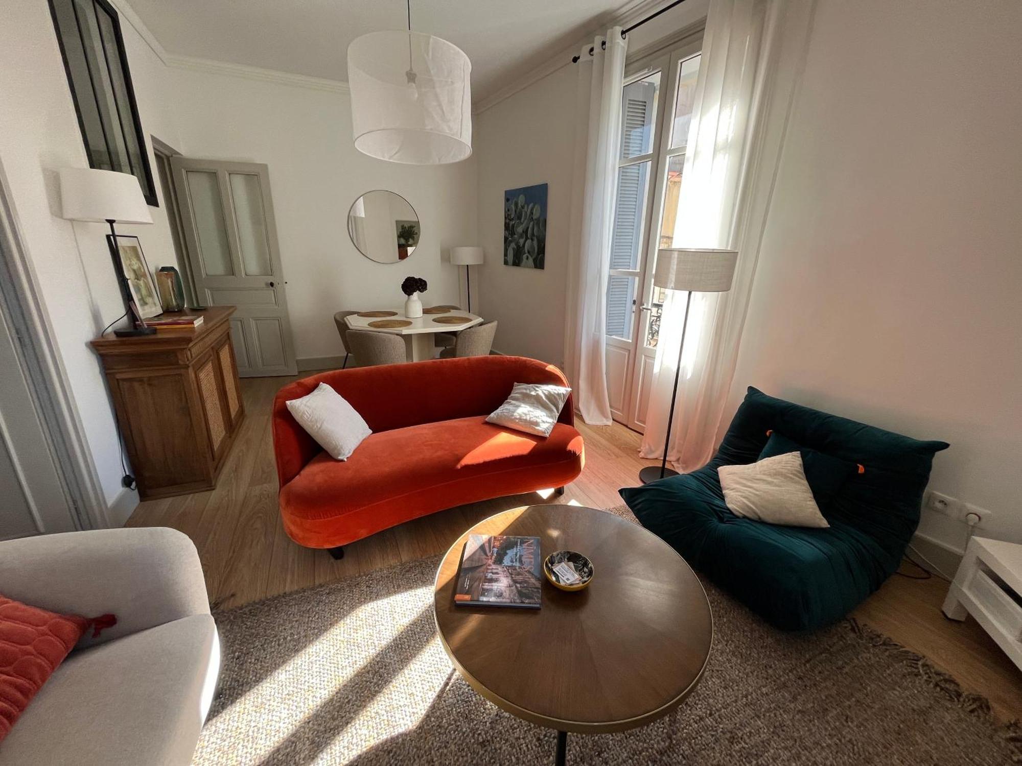 Nimes , Appartement Renove Dans Immeuble Classe. Exteriér fotografie