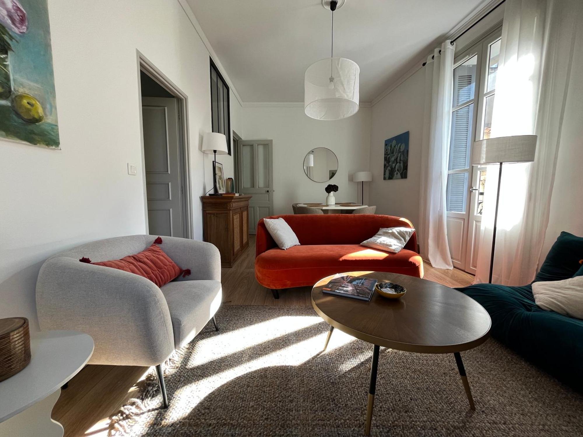 Nimes , Appartement Renove Dans Immeuble Classe. Exteriér fotografie