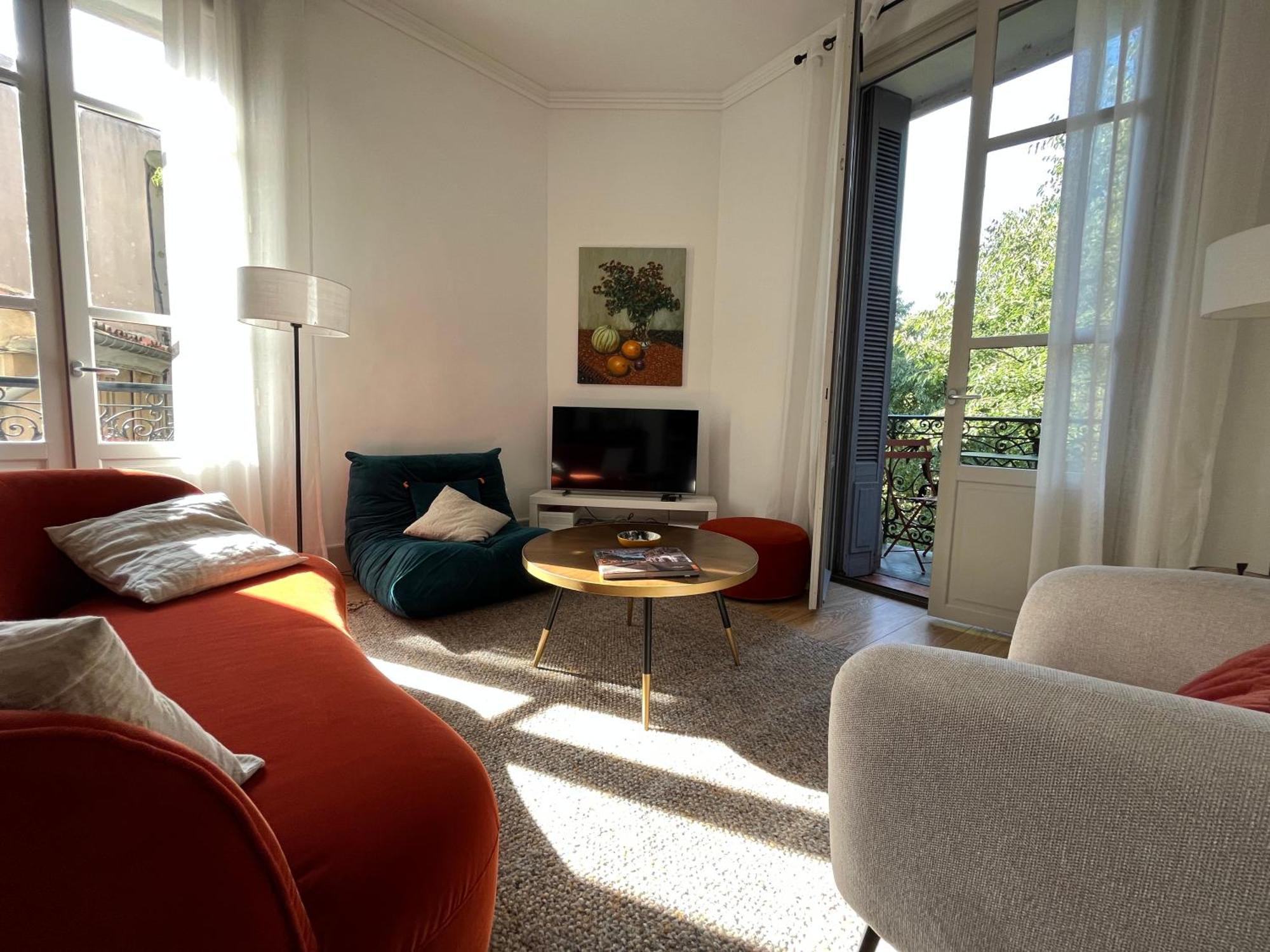 Nimes , Appartement Renove Dans Immeuble Classe. Exteriér fotografie