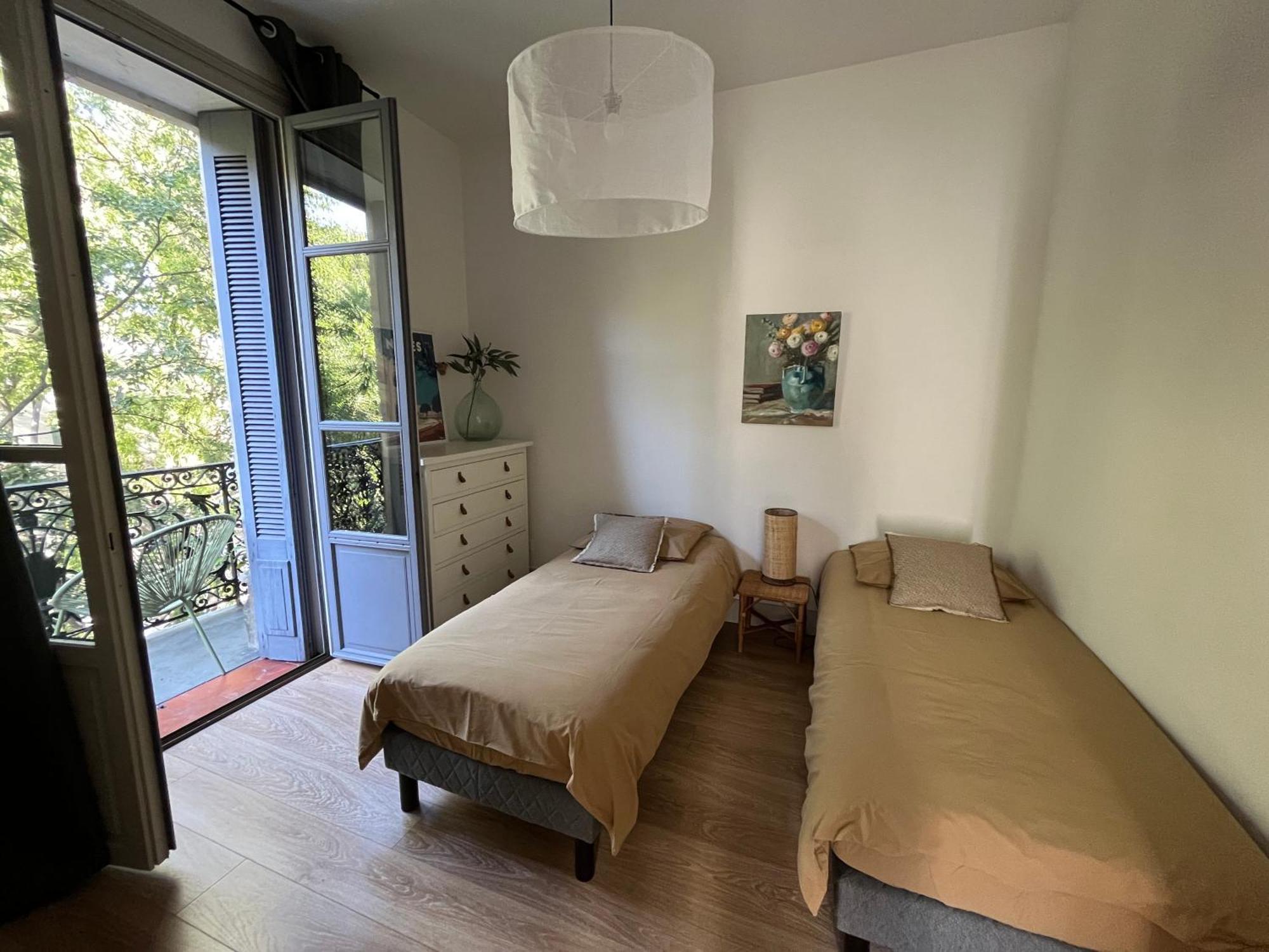 Nimes , Appartement Renove Dans Immeuble Classe. Exteriér fotografie