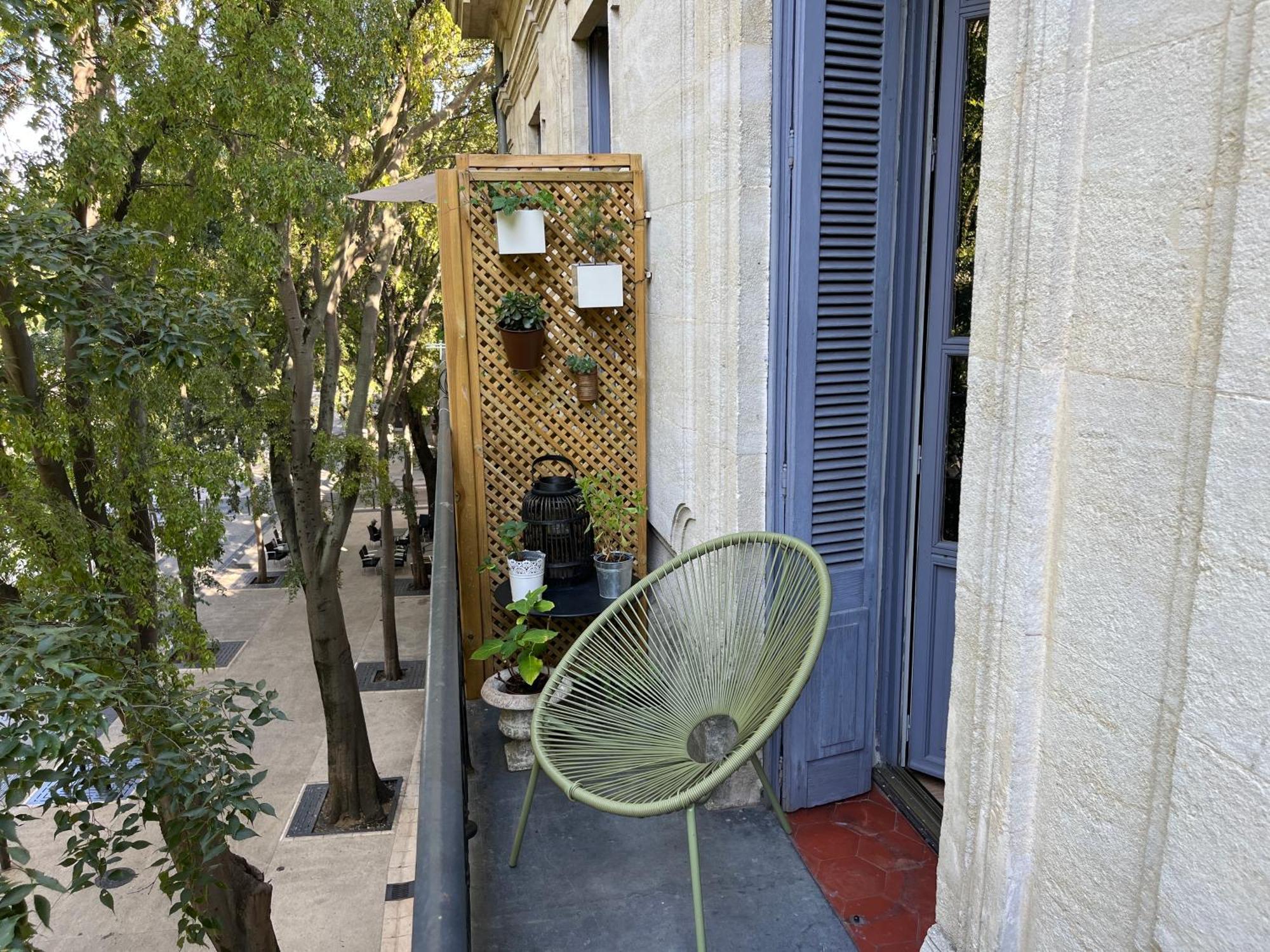 Nimes , Appartement Renove Dans Immeuble Classe. Exteriér fotografie